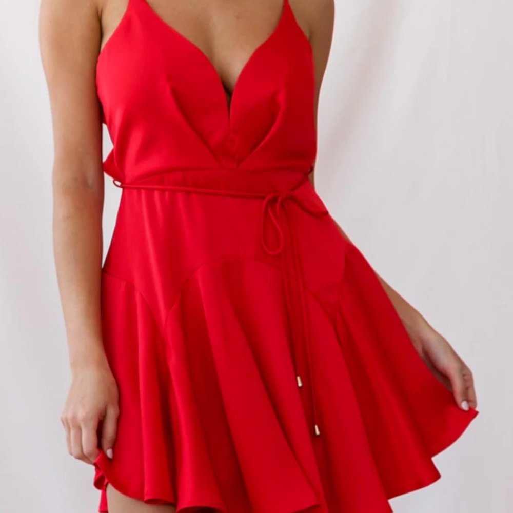 Selfie Leslie VALLEY RUFFLE TIE-UP BACK DRESS RED